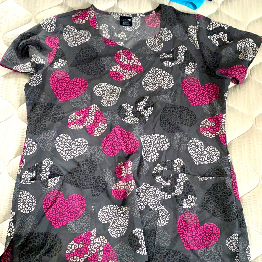 Scrub top